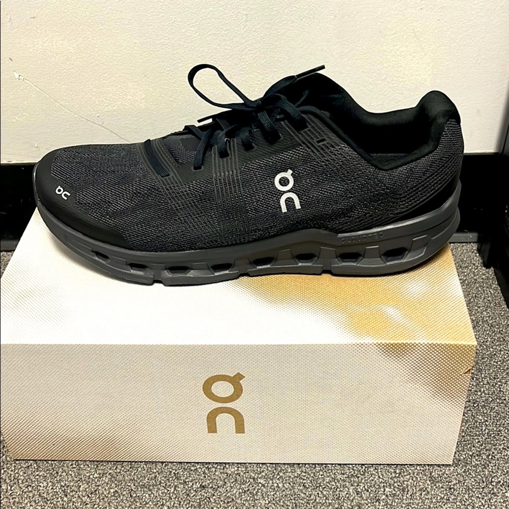 On Running Men's Cloudgo Black Shoes